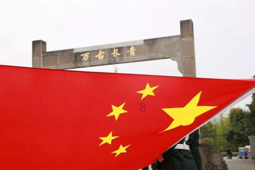 我想问下 QQ绑定了微信号，但是后来微信密码忘了，上不去了。又申请了个新的微信，想把QQ号跟微信